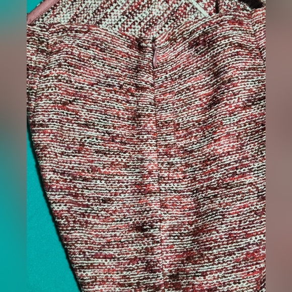 St. John Collection Pink / Red / Mauve Tweed Boucle Pencil Skirt Size 8 - Picture 8 of 9